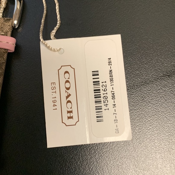 Coach Women’s Classic Signature Logo Strap Watch 14501621